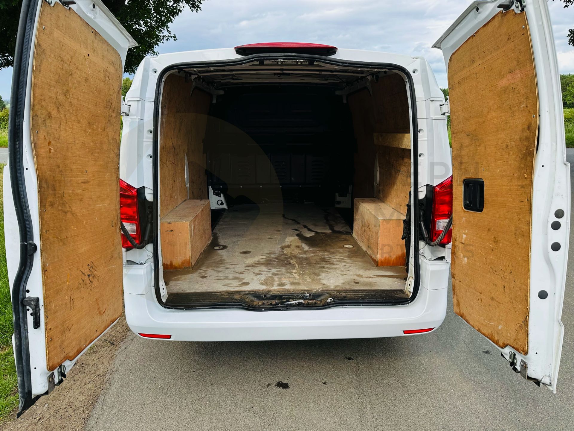 (On Sale) MERCEDES-BENZ VITO CDI *PROGRESSIVE EDITION* LWB PANEL VAN (2021 EURO 6) *FACELIFT MODEL* - Image 12 of 31