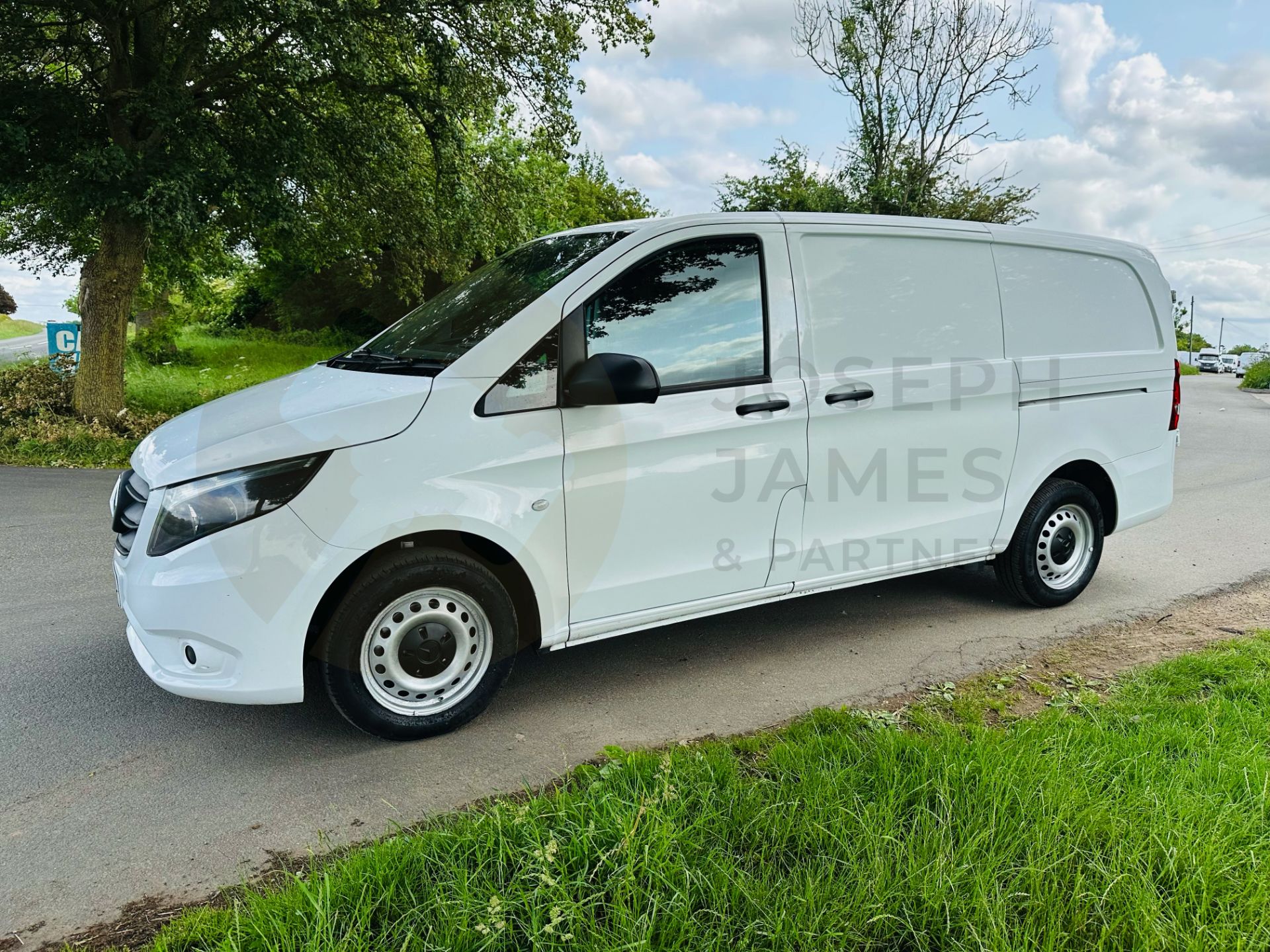(On Sale) MERCEDES-BENZ VITO CDI *PROGRESSIVE EDITION* LWB PANEL VAN (2021 EURO 6) *FACELIFT MODEL* - Image 5 of 31