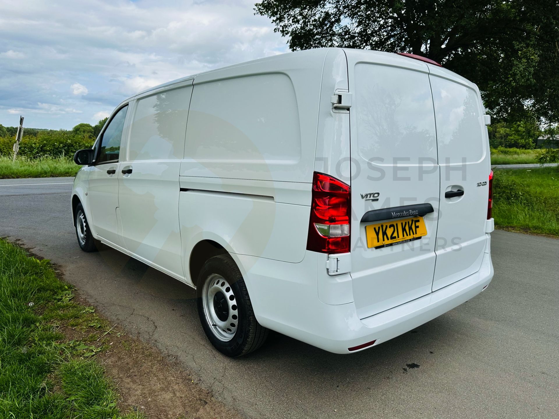 (On Sale) MERCEDES-BENZ VITO CDI *PROGRESSIVE EDITION* LWB PANEL VAN (2021 EURO 6) *FACELIFT MODEL* - Image 7 of 31