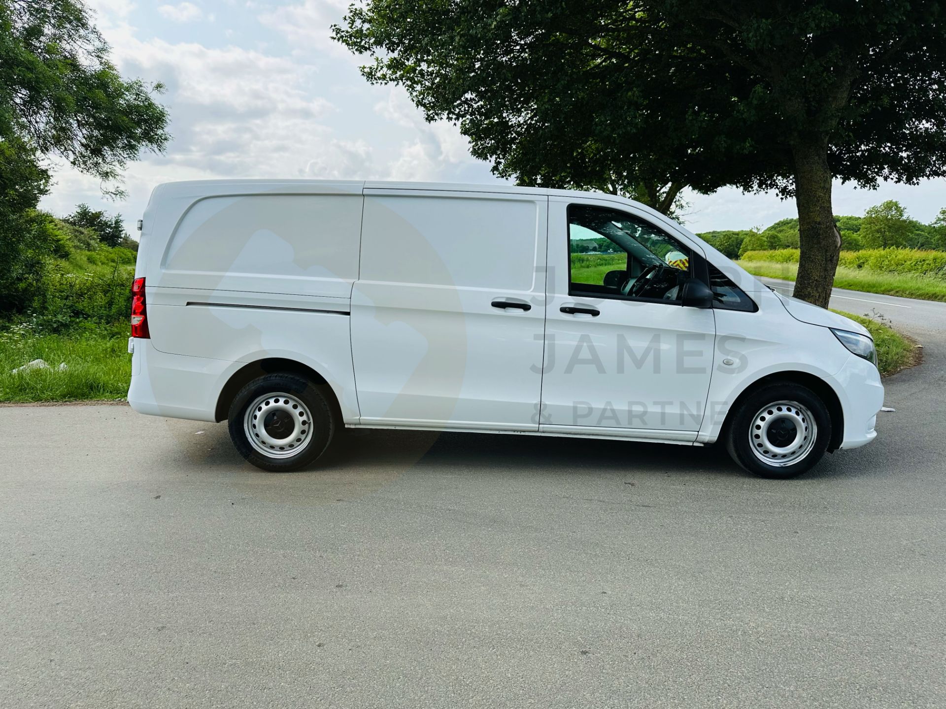 (On Sale) MERCEDES-BENZ VITO CDI *PROGRESSIVE EDITION* LWB PANEL VAN (2021 EURO 6) *FACELIFT MODEL* - Image 10 of 31