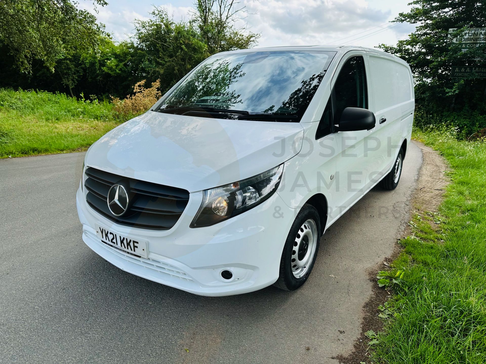 (On Sale) MERCEDES-BENZ VITO CDI *PROGRESSIVE EDITION* LWB PANEL VAN (2021 EURO 6) *FACELIFT MODEL* - Image 4 of 31