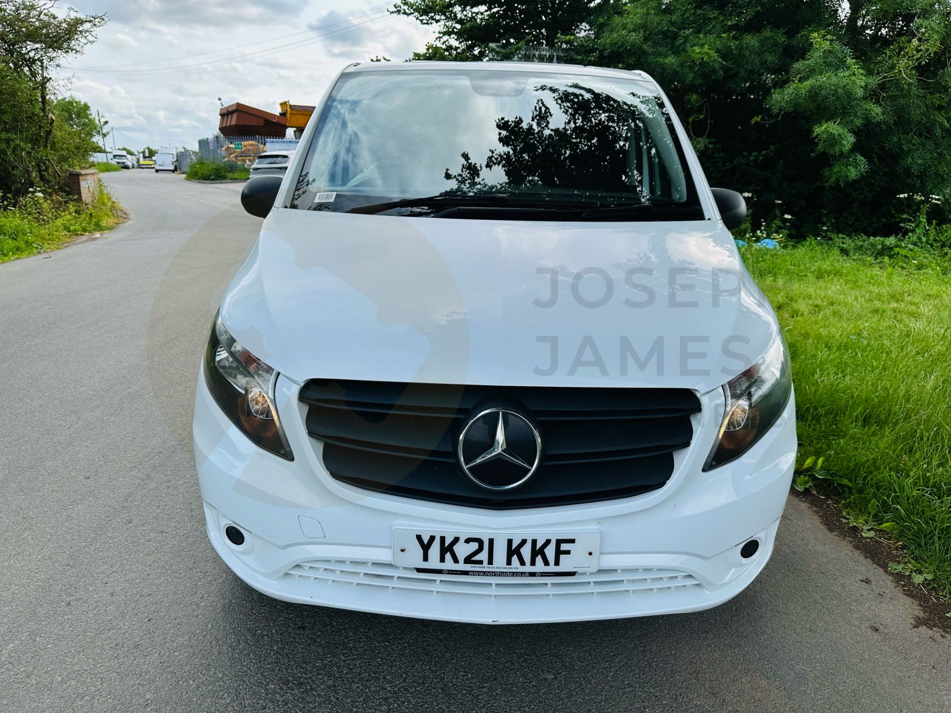 (On Sale) MERCEDES-BENZ VITO CDI *PROGRESSIVE EDITION* LWB PANEL VAN (2021 EURO 6) *FACELIFT MODEL* - Image 3 of 31