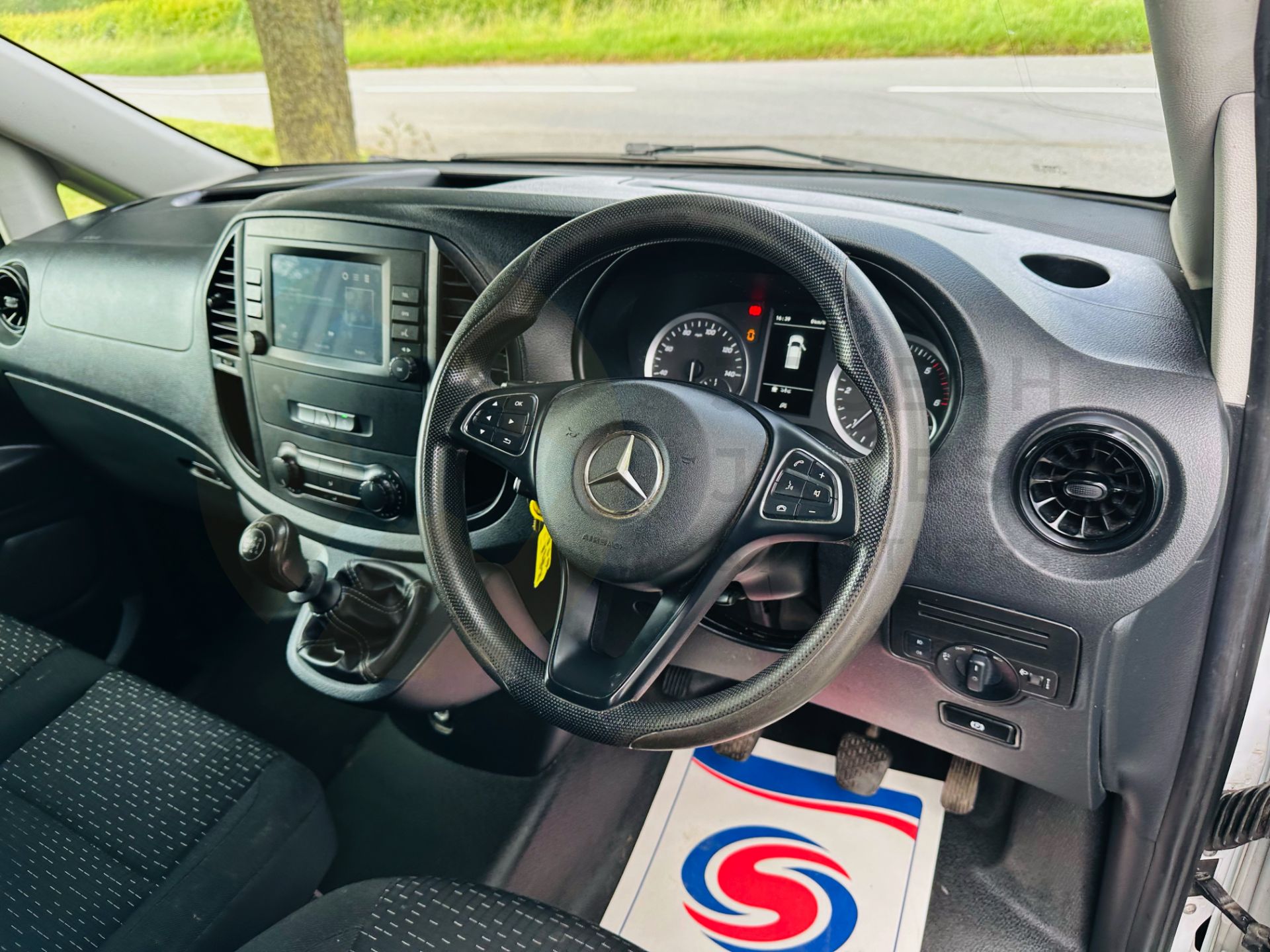 (On Sale) MERCEDES-BENZ VITO CDI *PROGRESSIVE EDITION* LWB PANEL VAN (2021 EURO 6) *FACELIFT MODEL* - Image 21 of 31