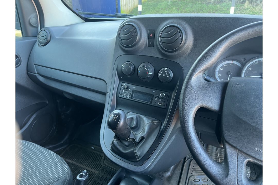 Mercedes-Benz Citan 109 CDI BlueEfficie Diesel Panel Van | White | Manual | PL19 XET | 40,061 Miles - Image 14 of 18