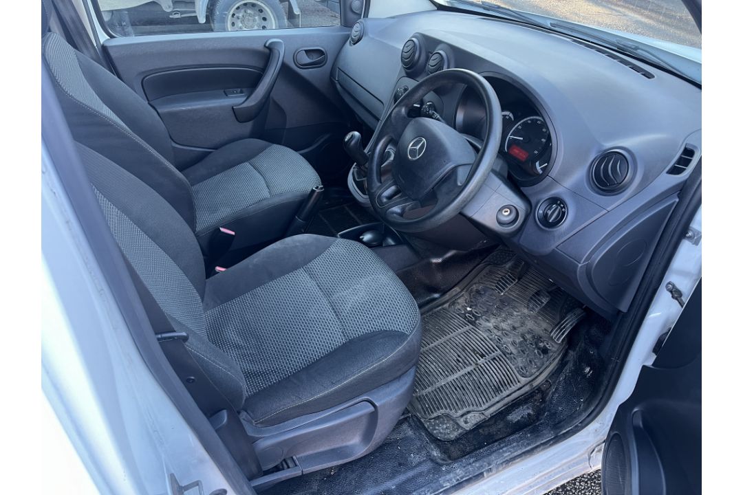 Mercedes-Benz Citan 109 CDI BlueEfficie Diesel Panel Van | White | Manual | PL19 XET | 40,061 Miles - Image 13 of 18