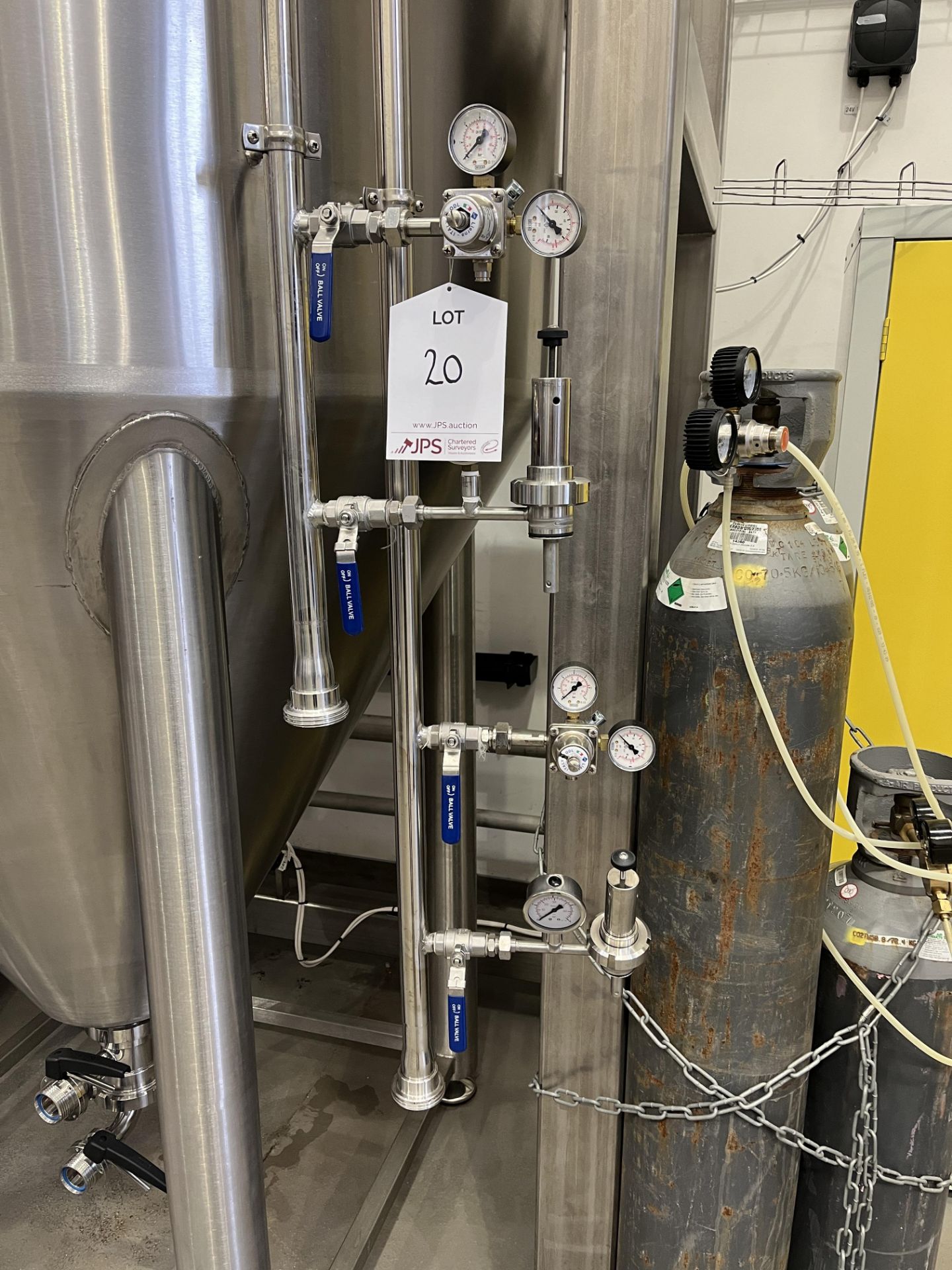 Simatec 2 x 3000L Stacked Fermenting Tanks with Hopper - Image 6 of 7