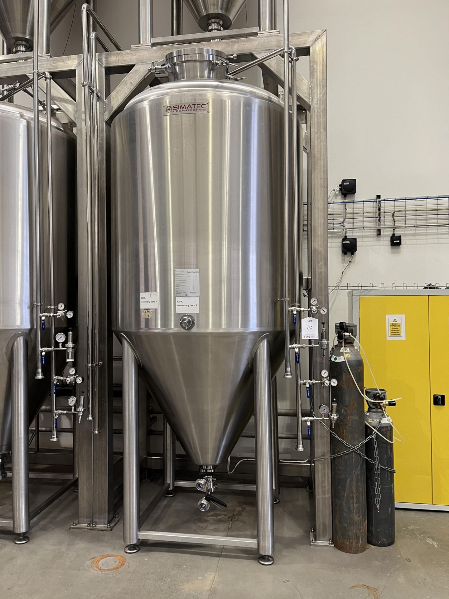 Simatec 2 x 3000L Stacked Fermenting Tanks with Hopper - Image 2 of 7