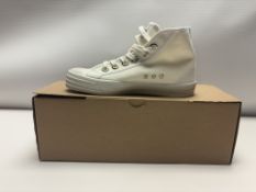 Novestra Star Dribble 10 White - UK 4 - X452006-10Y10Y110 RRP 65