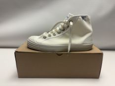 Novestra Star Dribble 10 White - UK 9.5 - X472006-10Y10Y110 RRP 59