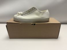 Novestra Star Master 10 White - UK 6 - X472002-10Y10Y110 RRP 59