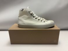 Novestra Star Dribble 10 White - UK 8 - X472006-10Y10Y110 RRP 65