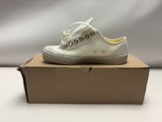 Novestra Star Master 10 White - UK 6.5 - X472002-10Y10Y110 RRP 59