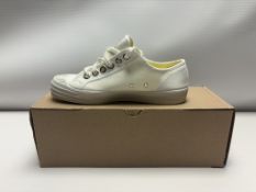 Novestra Star Master 10 White - UK 6.5 - X472002-10Y10Y110 RRP 59