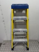Green Brooke Fibre Glass 3-Step Ladder + Tray