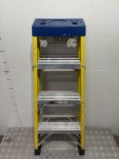 Green Brooke Fibre Glass 3-Step Ladder + Tray