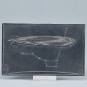 Plakette mit Zeppelin