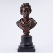Artist of the 20th centuryAround 1900 - Goethe with laurel wreath - white metal. Red-brown patina.