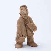 Li Xiaochao1968 Xianyang - Man with bag and cigarette - Clay. H. 22,5 cm. Signed with a press mark