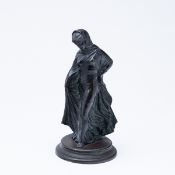 Artist of the 20th century- Woman in a robe - bronze. Brown patina. H. 20 cm. Ber.