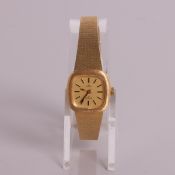 Goldene Damenarmbanduhr
