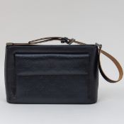 LOUIS VUITTON - Schultertasche Monogram Vernis in Grau