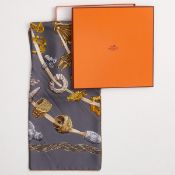 HERMÈS - Seidentuch Carré Foulard in Grau