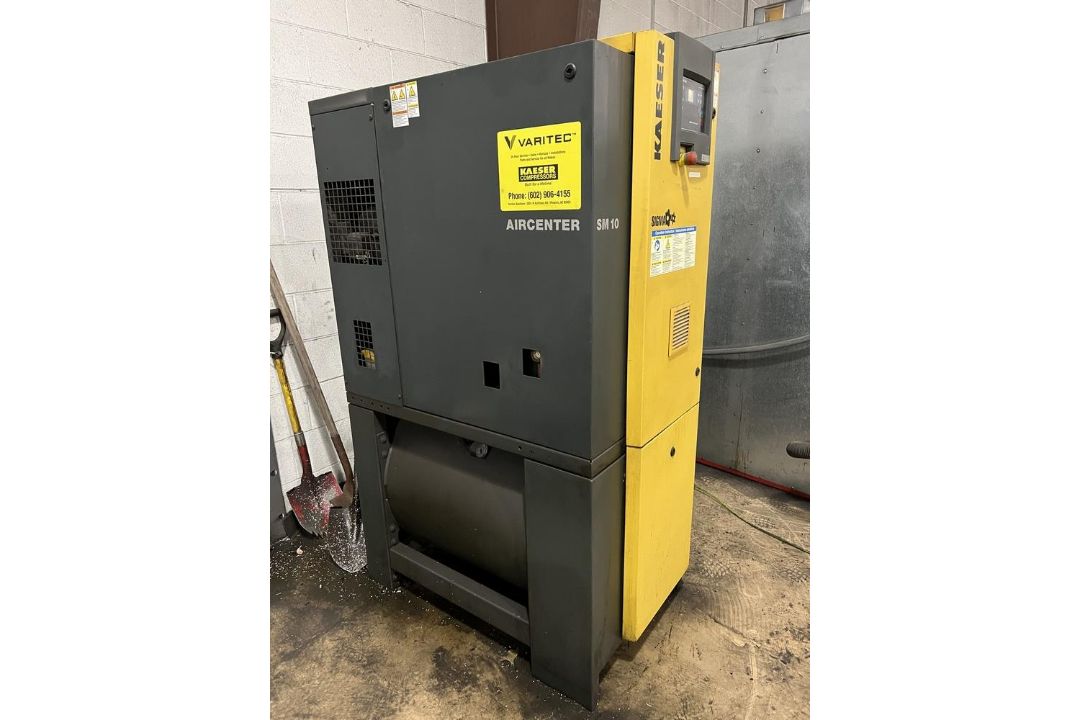 2007 Kaeser Sigma SM10 AirCenter Air Compressor, 10HP, CFM 42, PSIG 125 Note: Must be removed last - Image 4 of 7