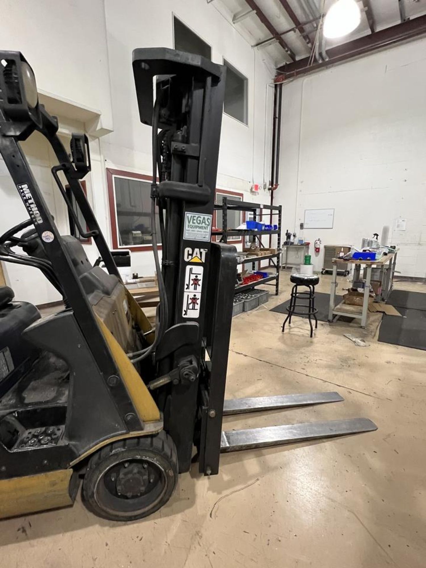 CAT Model 2C3000 Forklift, Side Shift, 2 Bottles of Propace, 13392.6 Hours, Hard Rubber Wheels, - Image 3 of 10