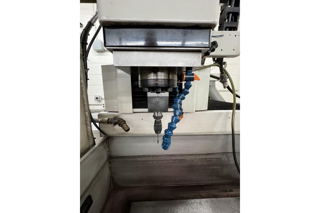 1997 Mitsubishi EX8, Sinker EDM, 11.8" x 9.8" x 9.8" Travels, Mitsubishi Control, 16 Position Tool - Image 3 of 6
