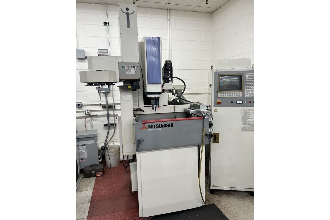 1997 Mitsubishi EX8, Sinker EDM, 11.8" x 9.8" x 9.8" Travels, Mitsubishi Control, 16 Position Tool - Image 6 of 6