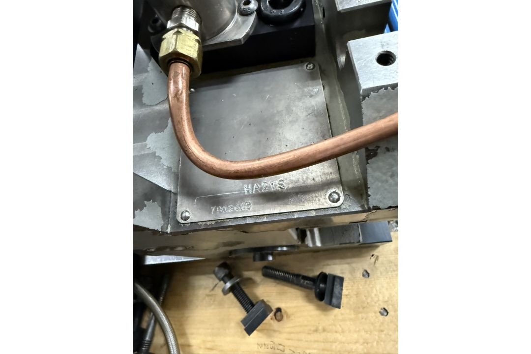 Haas HA2TS SN: 7012608 4th Axis Rotary Table with 2 Spindles and (2) Tailstocks - Image 5 of 5