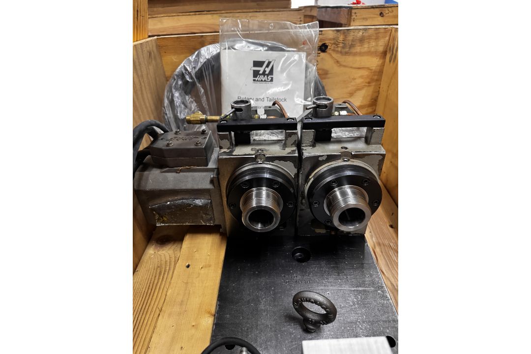 Haas HA2TS SN: 7012648 4th Axis Rotary Table with 2 Spindles and (2) Tailstocks - Image 2 of 7