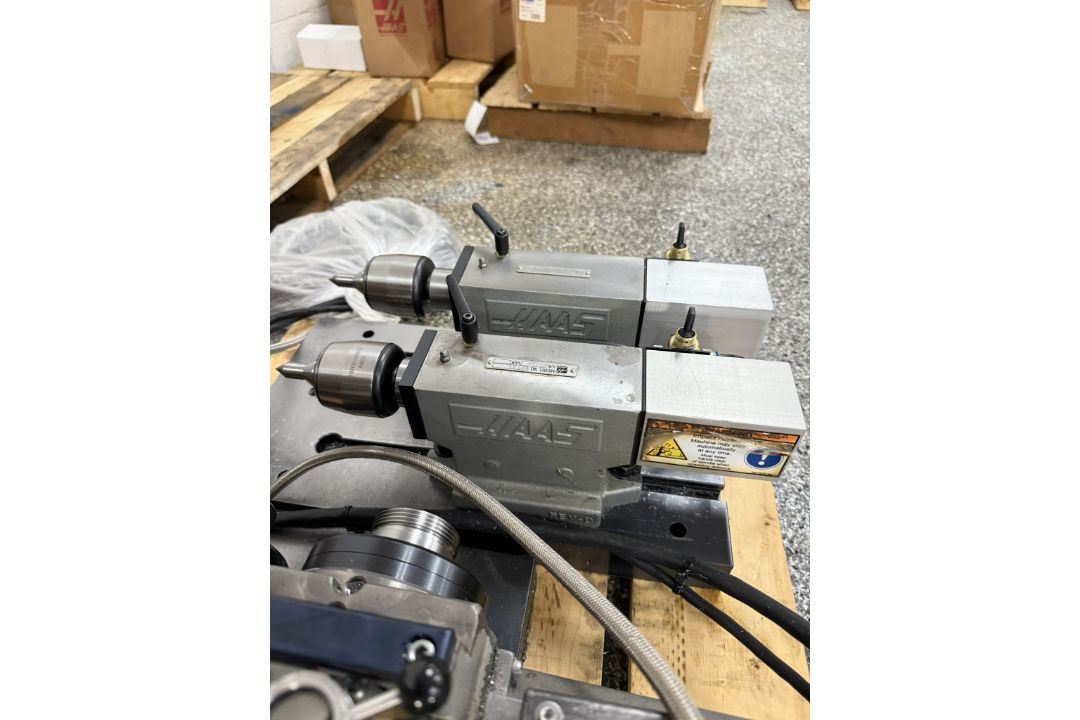 Haas HA2TS SN: 7012608 4th Axis Rotary Table with 2 Spindles and (2) Tailstocks - Image 4 of 5