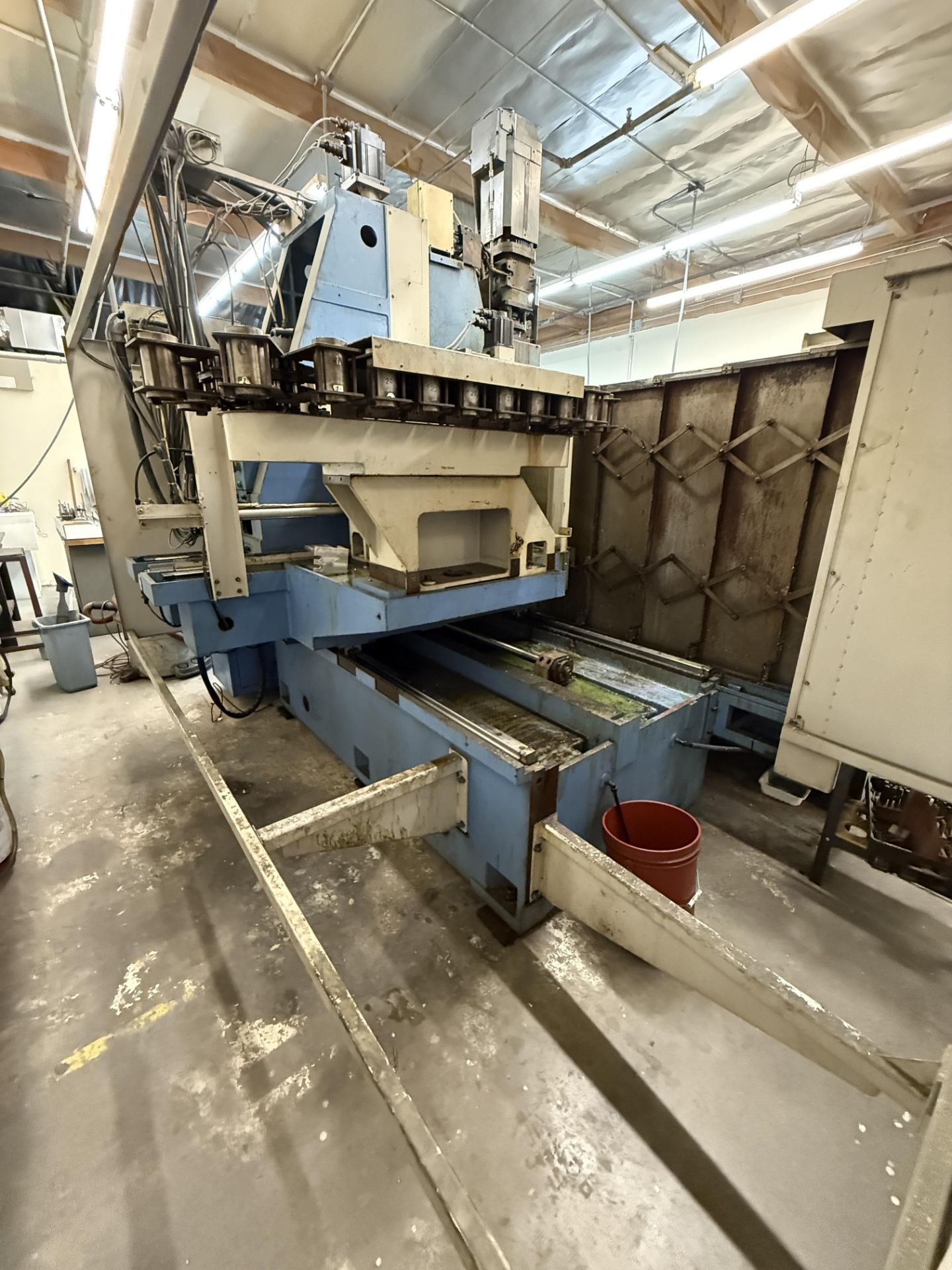 2001 Mazak VTC-200 Vertical Machining Center (Inoperable, Needs Gearbox), 50 Taper, Chip Conveyor, - Image 10 of 16