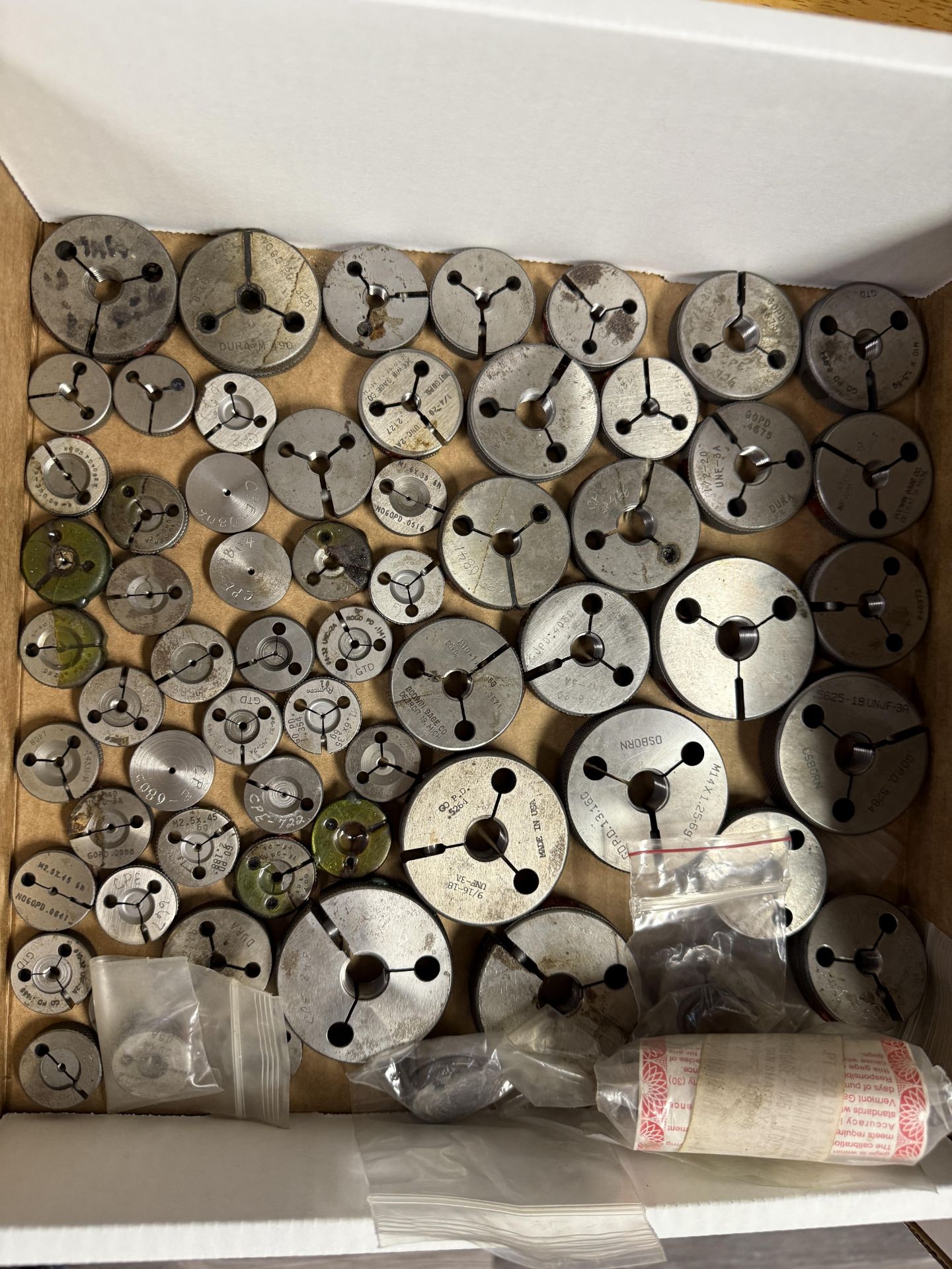Box of Small to Medium Threaded Go & No Go Ring Gages Various Sizes - Image 6 of 6