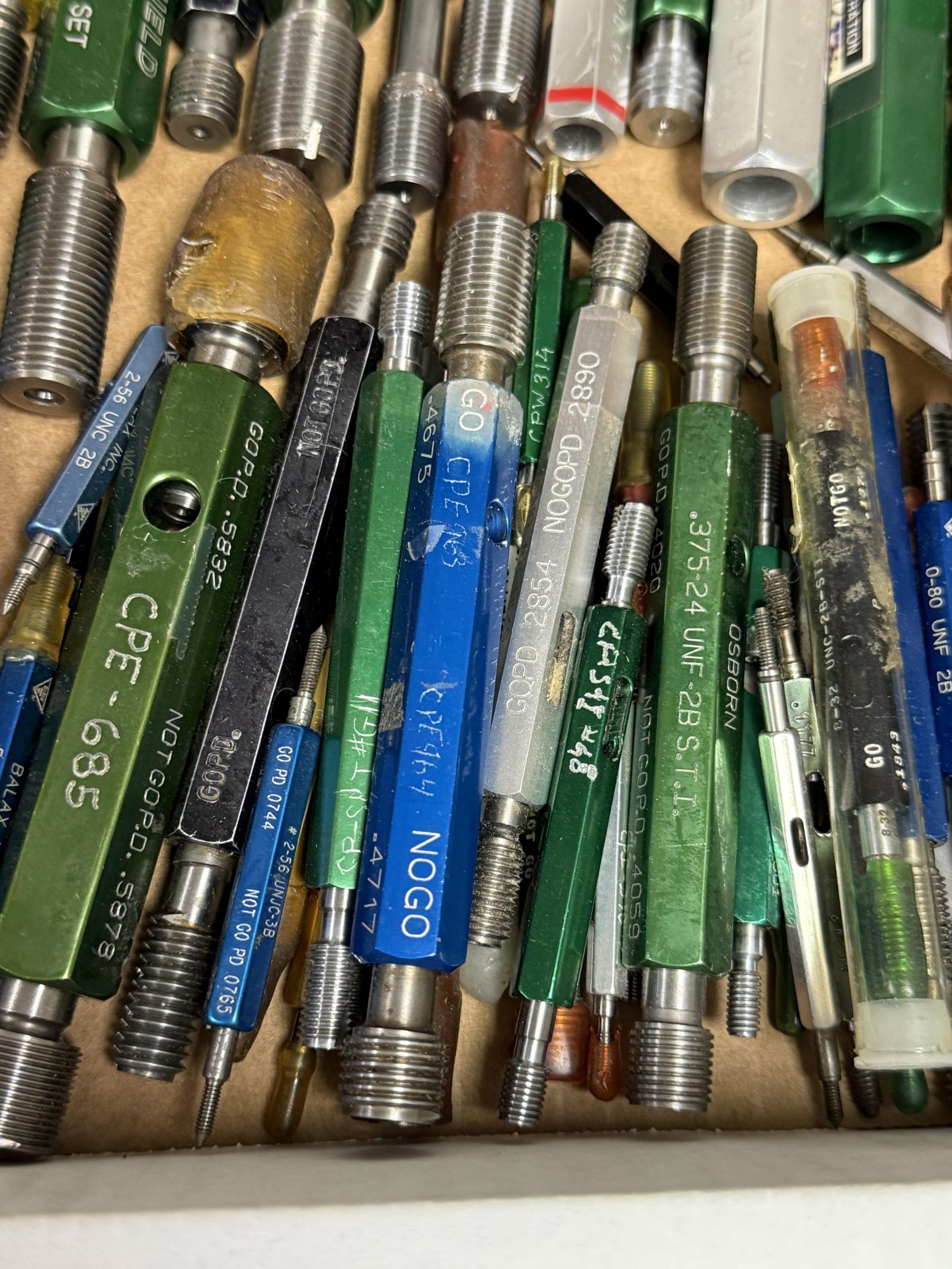 Box of Various Size Medium to Small Threaded Plug Gages Go & No Go - Image 5 of 9