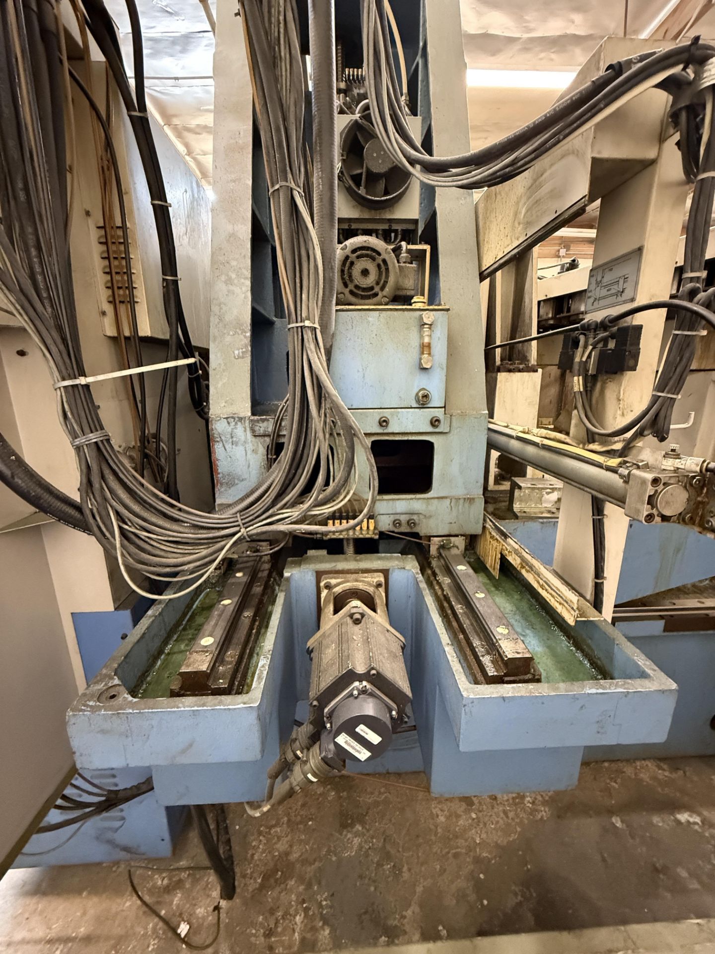 2001 Mazak VTC-200 Vertical Machining Center (Inoperable, Needs Gearbox), 50 Taper, Chip Conveyor, - Image 9 of 16