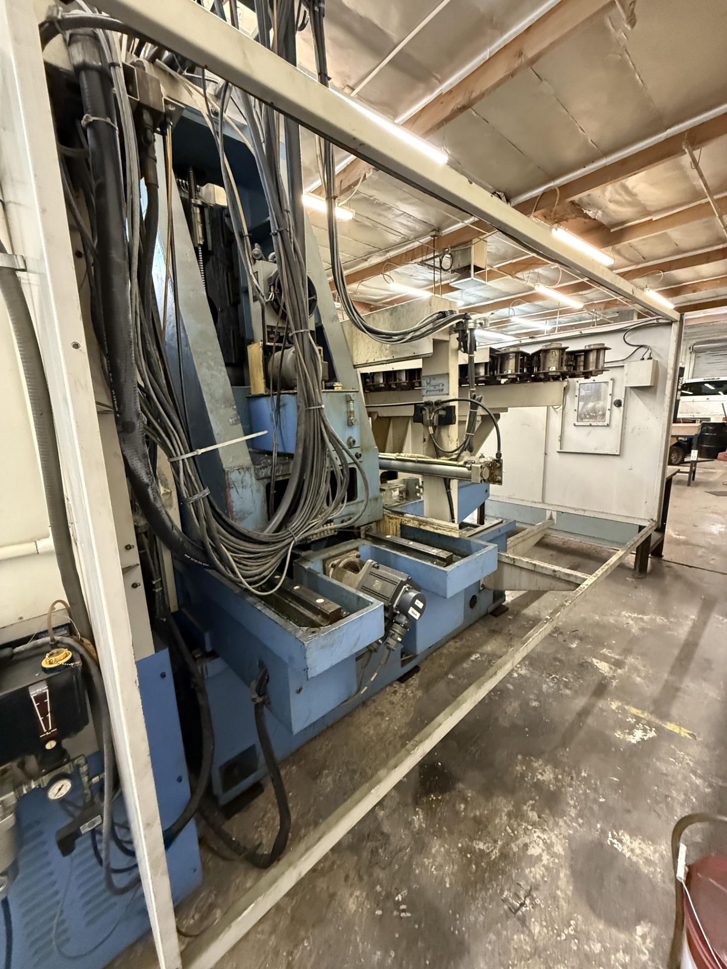 2001 Mazak VTC-200 Vertical Machining Center (Inoperable, Needs Gearbox), 50 Taper, Chip Conveyor, - Image 8 of 16