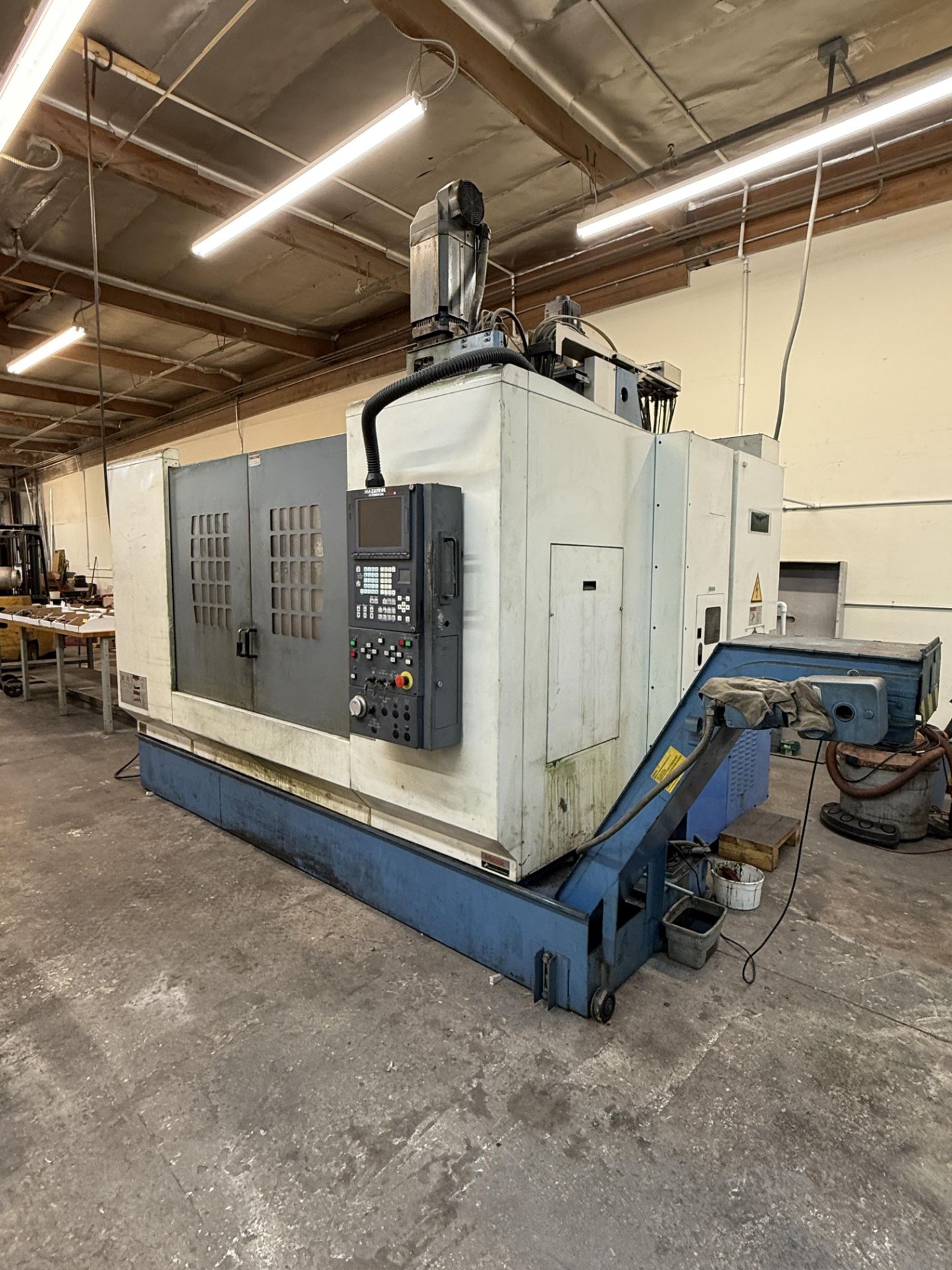 2001 Mazak VTC-200 Vertical Machining Center (Inoperable, Needs Gearbox), 50 Taper, Chip Conveyor,