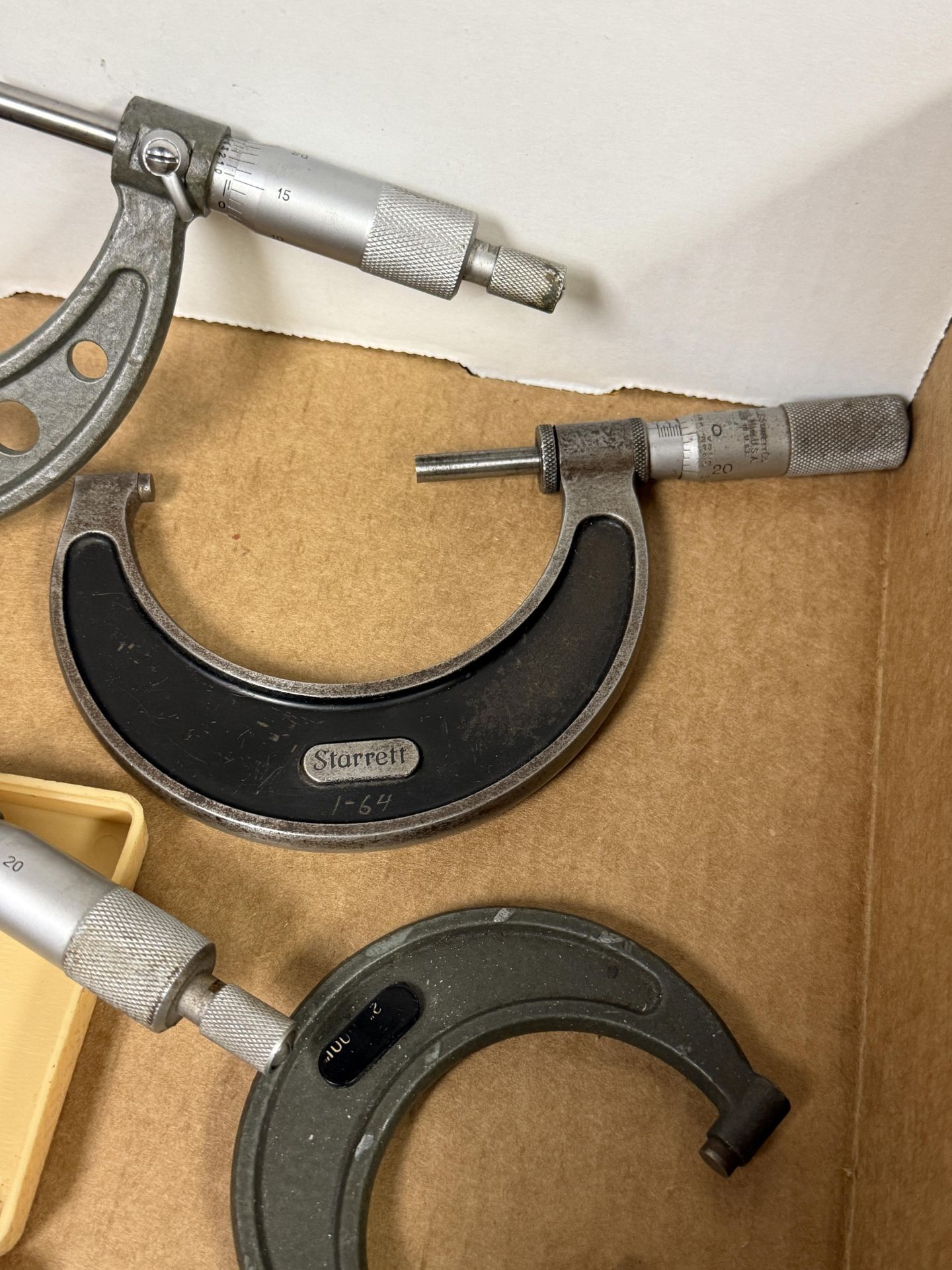 Box of Various Outside Micrometers (3) HDT 1-2", 2-3", 3-4", Starrett 2-3" & Mitutoyo 1-2" - Image 4 of 5