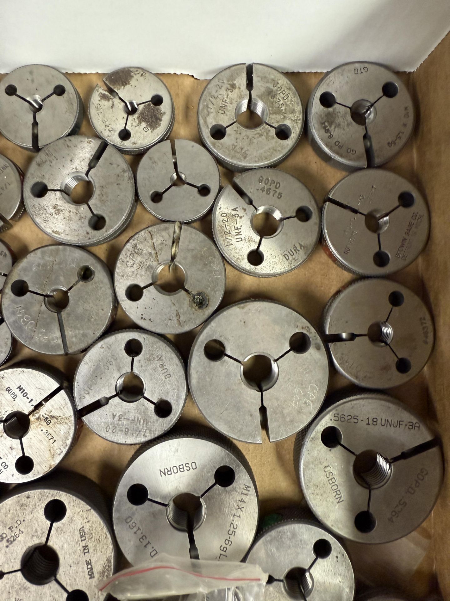 Box of Small to Medium Threaded Go & No Go Ring Gages Various Sizes - Image 4 of 6