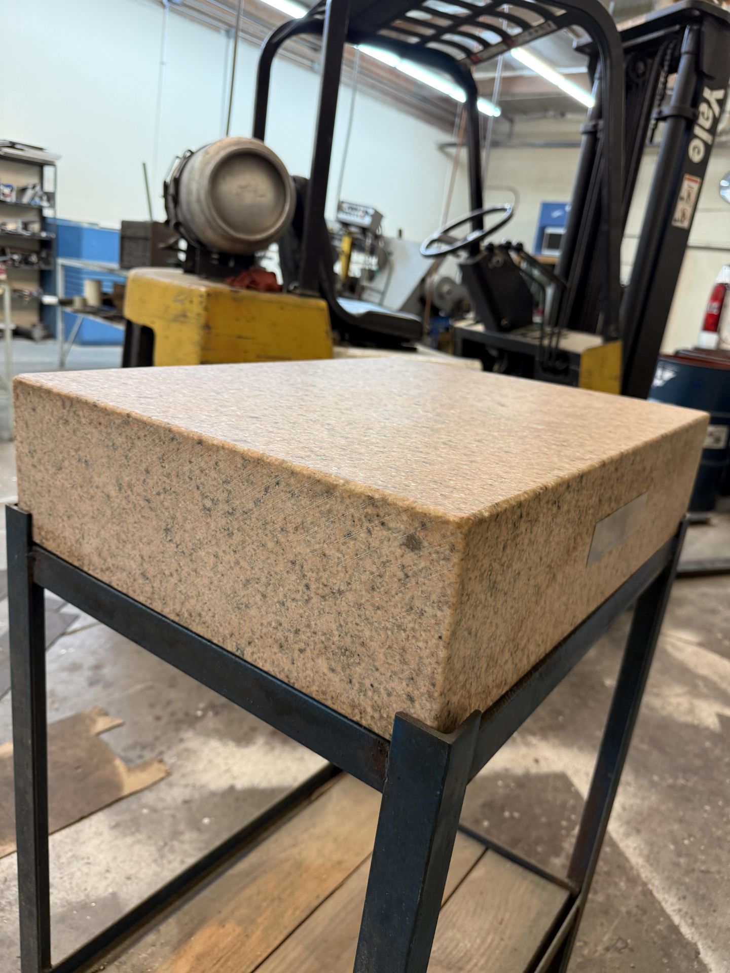 Starrett Pink Granite Inspection Table on Heavy Duty Stand 24" x 18" x 6" Thick 39 1/2 Tall With - Image 5 of 8
