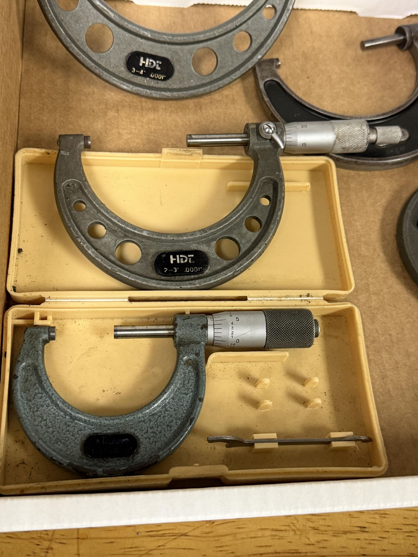 Box of Various Outside Micrometers (3) HDT 1-2", 2-3", 3-4", Starrett 2-3" & Mitutoyo 1-2" - Image 2 of 5