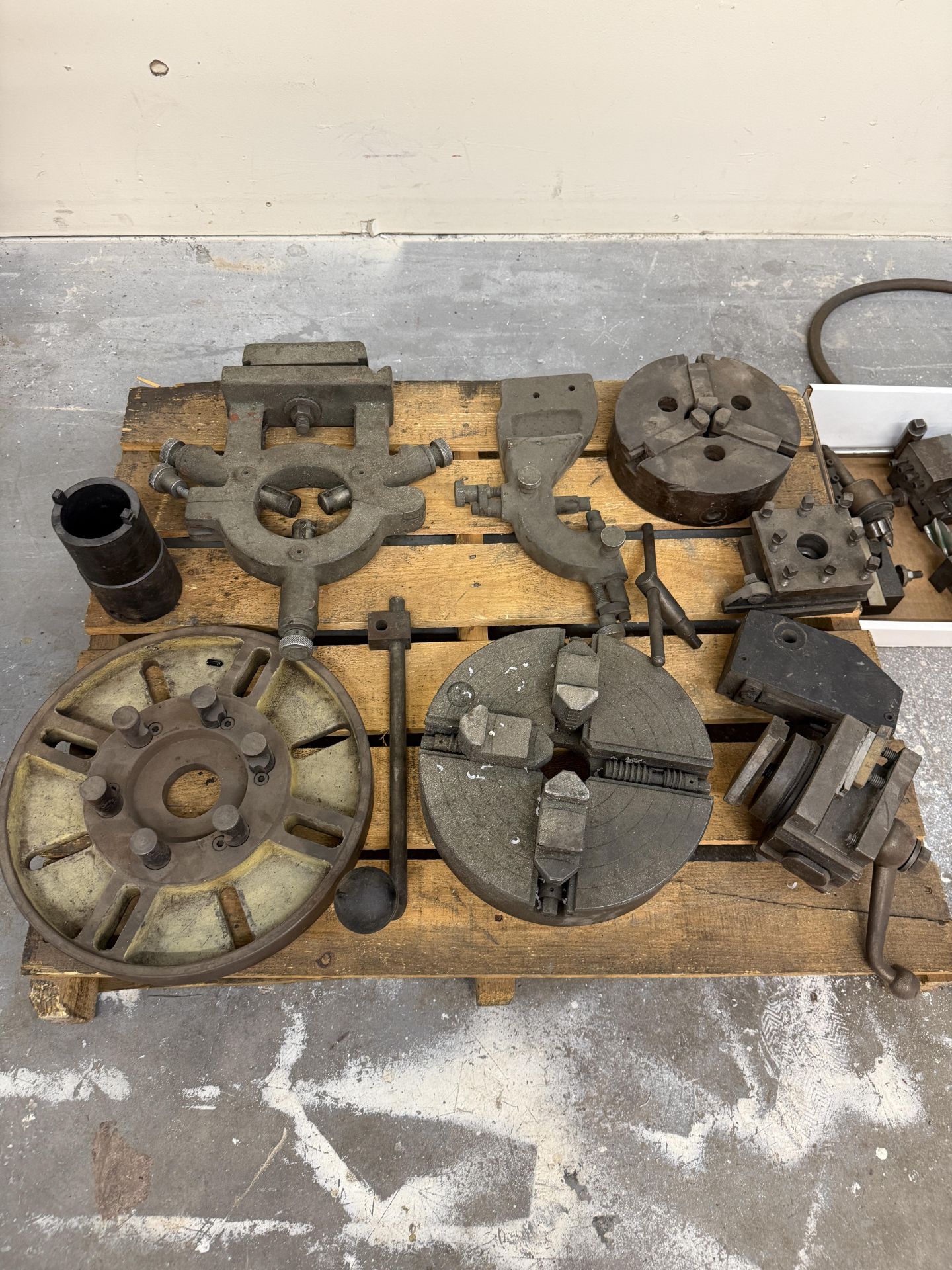 1979 Cut King Model 850 Engine Lathe With Tool Post, 8" 3 Jaw Chuck, Steady Rest, Tailstock, Foot - Image 12 of 15