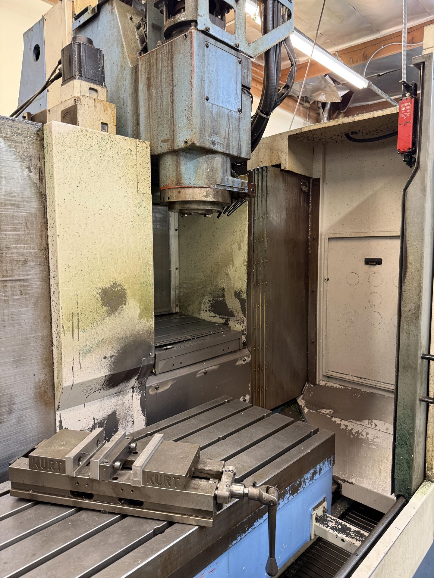 2001 Mazak VTC-200 Vertical Machining Center (Inoperable, Needs Gearbox), 50 Taper, Chip Conveyor, - Image 11 of 16