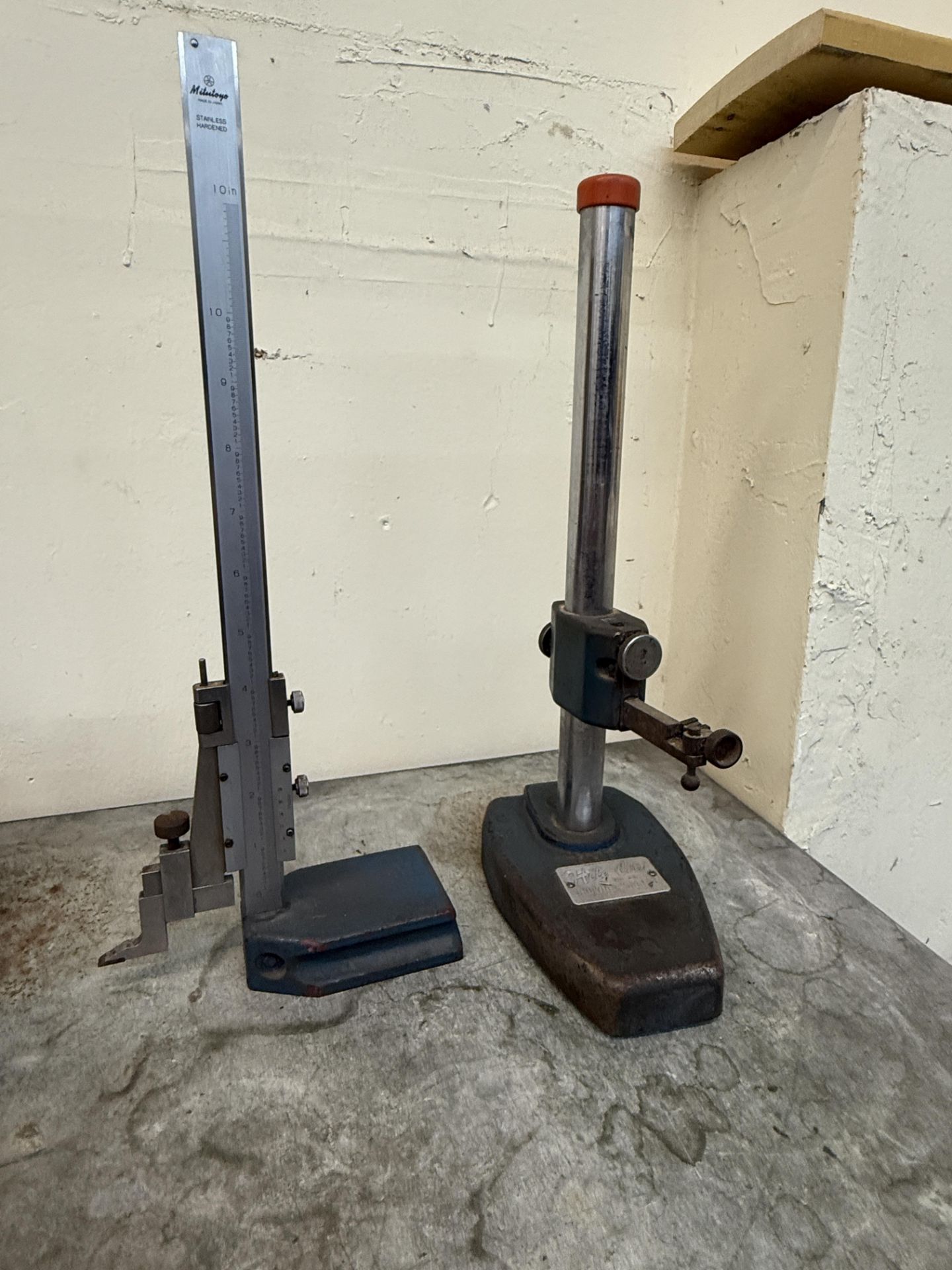 Mitutoyo 0-10" Height Gage & Hite-Chek Brown & Sharpe Indicator Stand