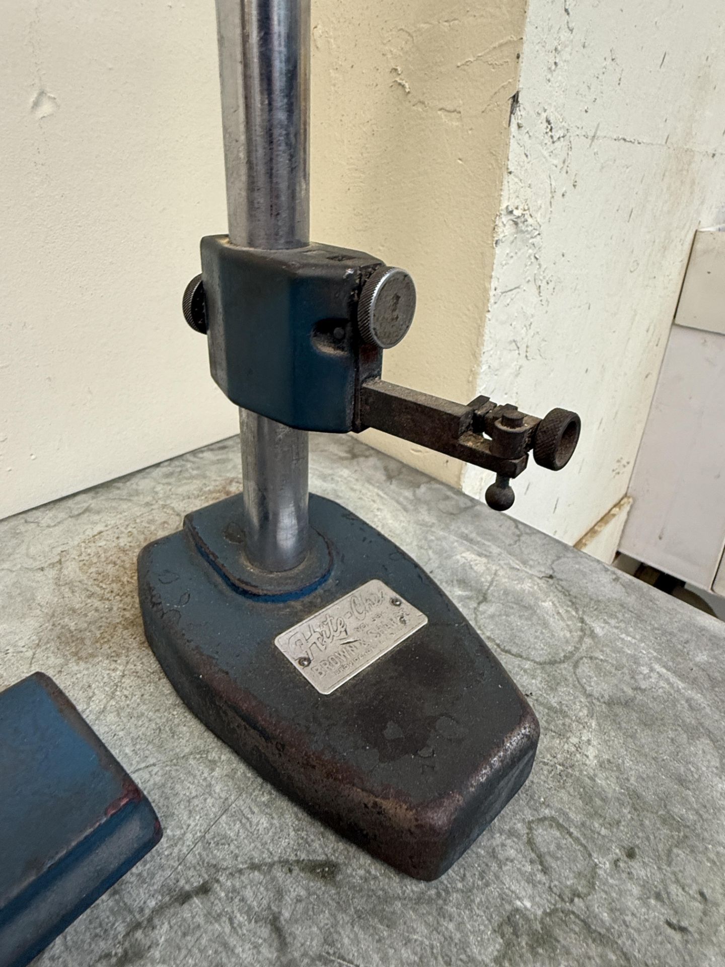 Mitutoyo 0-10" Height Gage & Hite-Chek Brown & Sharpe Indicator Stand - Image 6 of 7