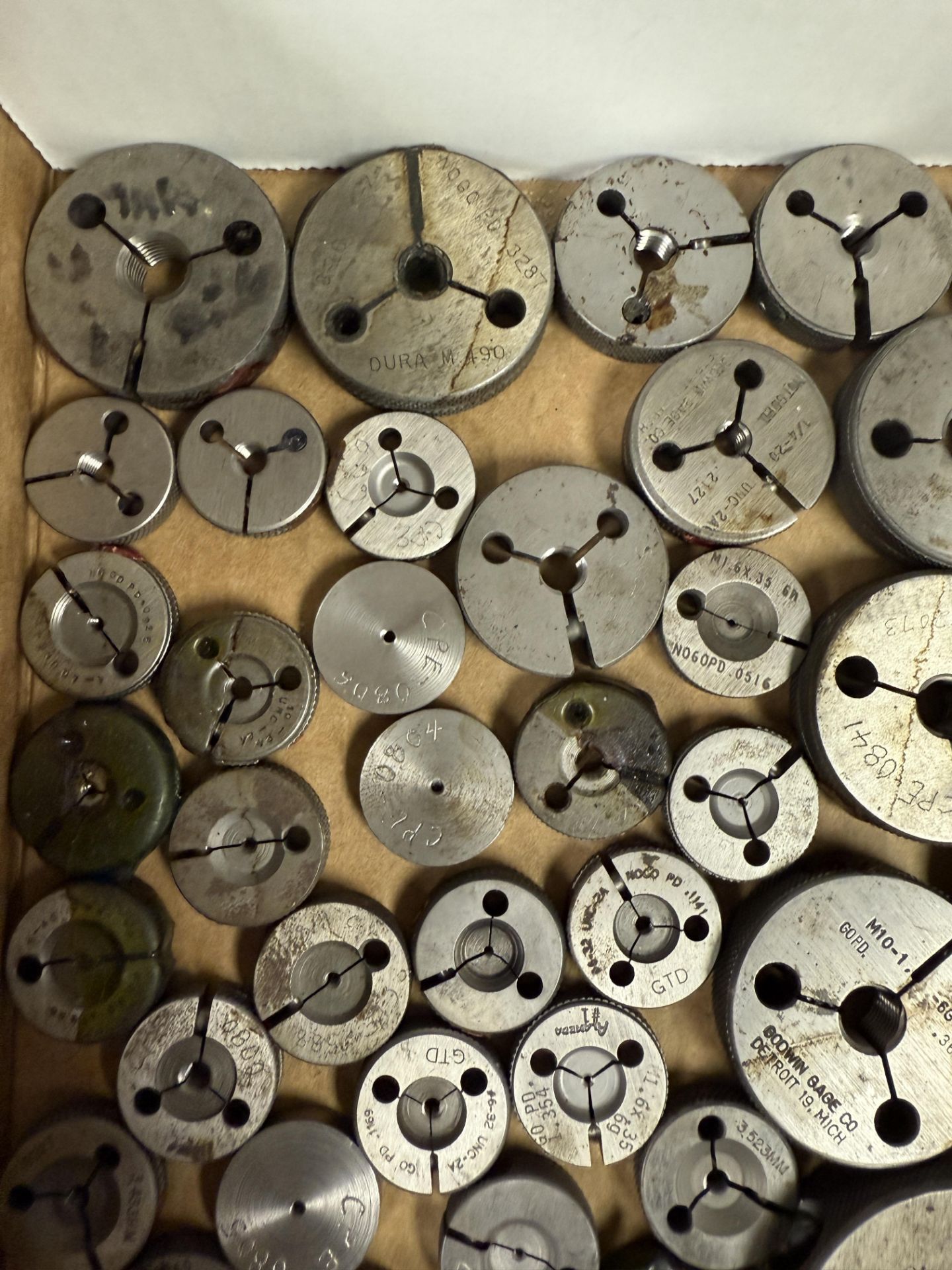 Box of Small to Medium Threaded Go & No Go Ring Gages Various Sizes - Image 2 of 6