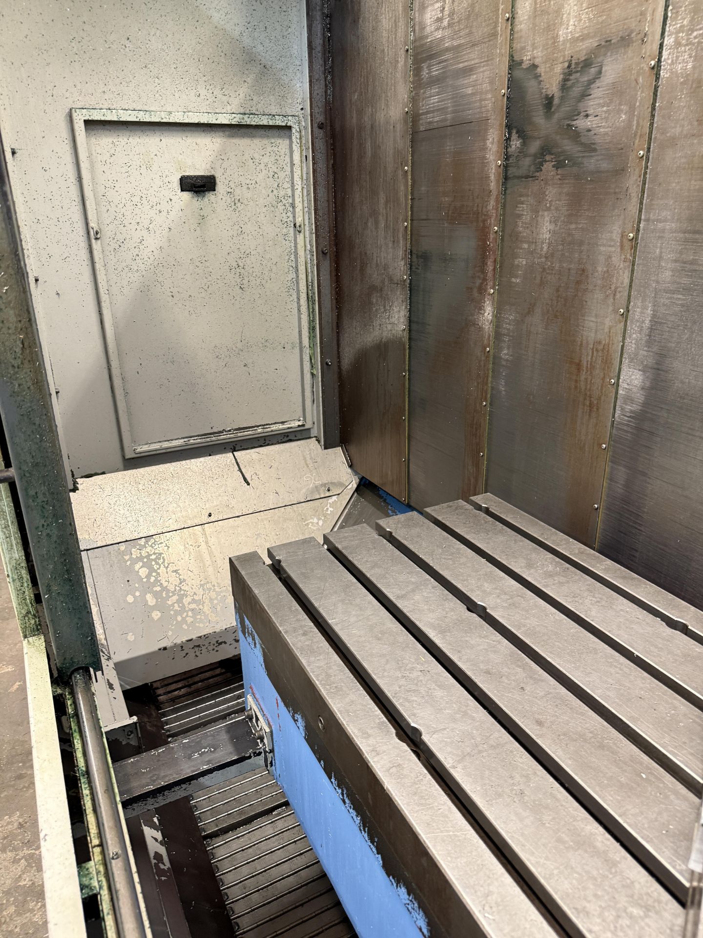 2001 Mazak VTC-200 Vertical Machining Center (Inoperable, Needs Gearbox), 50 Taper, Chip Conveyor, - Image 16 of 16