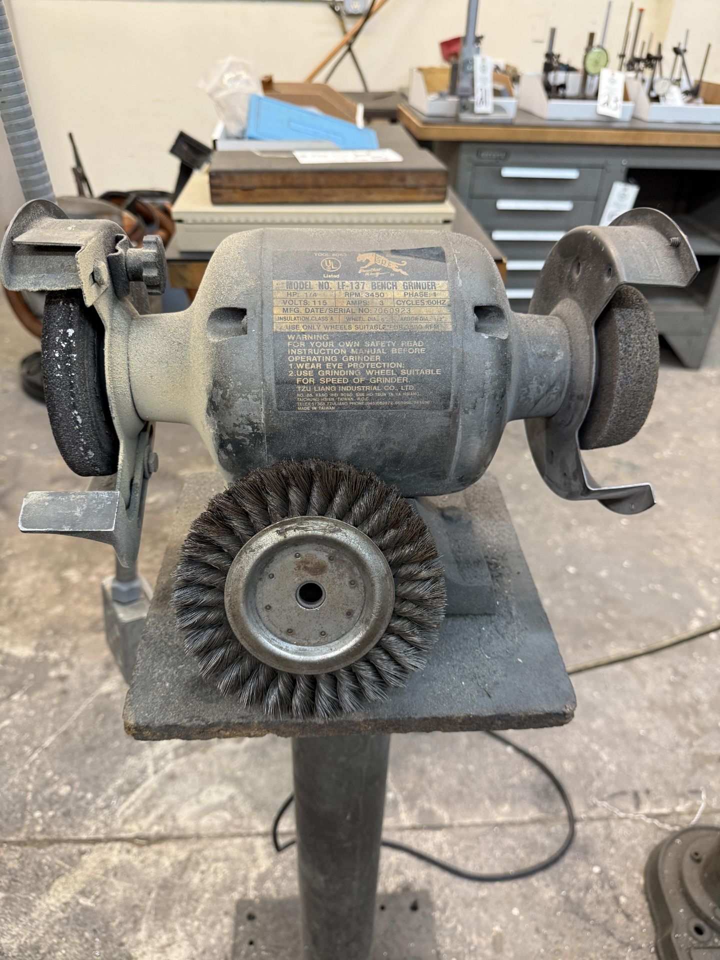 Panther King Model LF-137 Bench Grinder 1/4 HP on Stand - Image 2 of 5